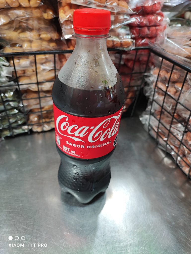 Coca Cola:  600cc.